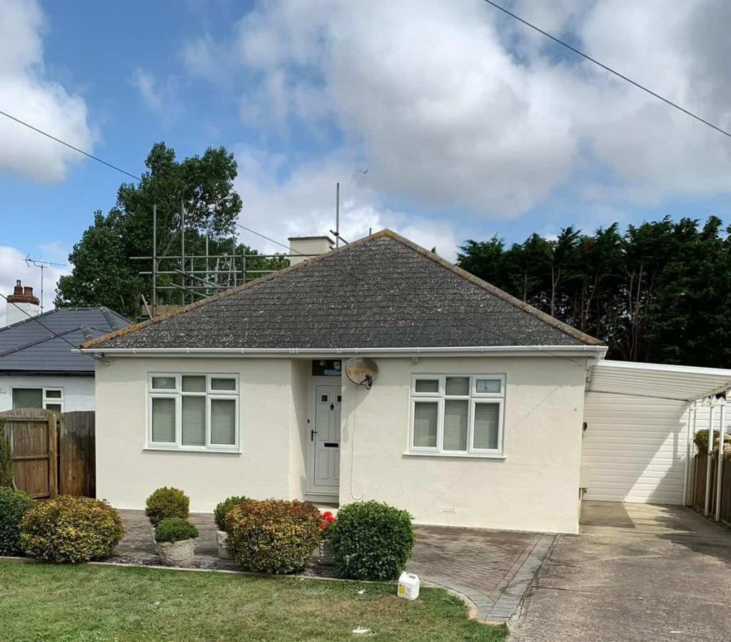 Featured image of post Modern House Fronts Uk - Details of house designs front elevations modern house front elevations 1.