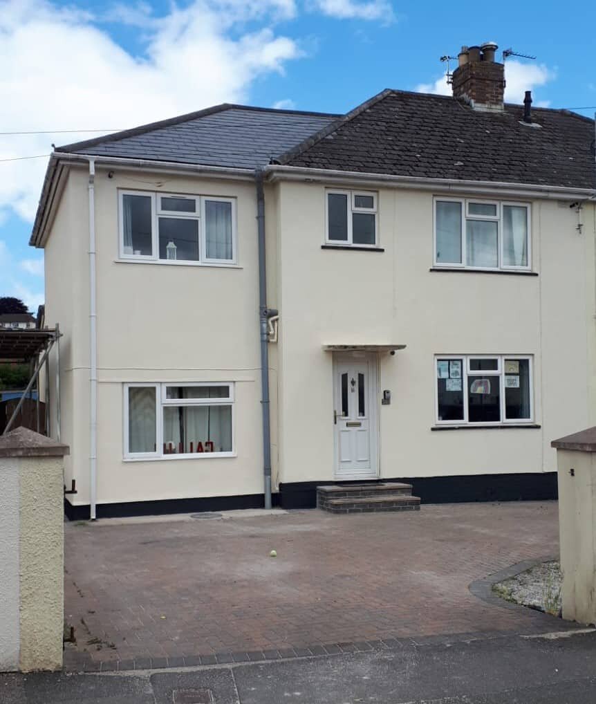 Painting front of deals house